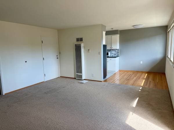 2BR/1BA Apartment · Oakland photo 4