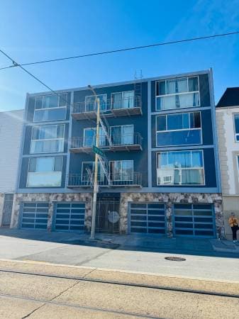 1BR/1BA Apartment on Judah St · San Francisco photo 1