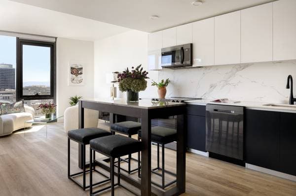 0BR/1BA Apartment on Broadway · Oakland photo 5