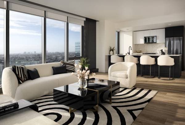 2BR/2BA Apartment on Broadway · Oakland photo 3