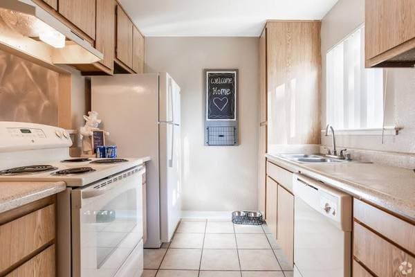 2BR/1BA Apartment on James Donlon Blvd · Antioch photo 3