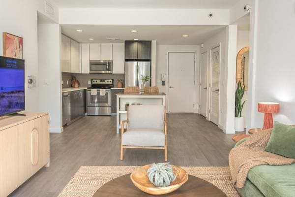 0BR/1BA Apartment on Golden Gate · Dublin photo 5
