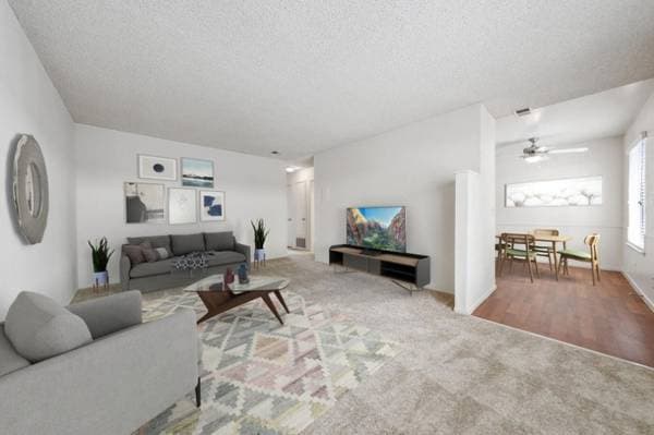 2BR/1BA Apartment on Hollis Avenue · Campbell photo 1