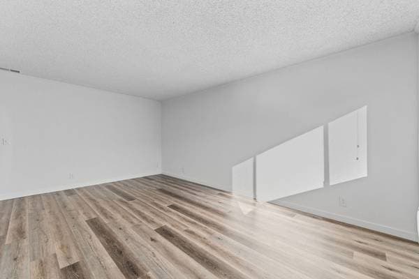2BR/1BA Apartment on Hollis Avenue · Campbell photo 1