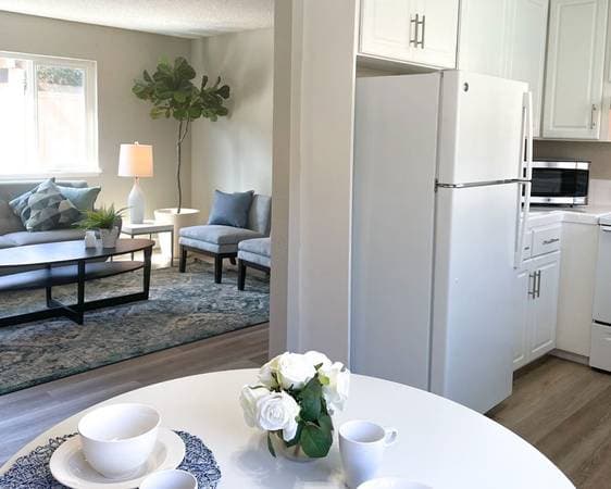 1BR/1BA Apartment on California St · Los Altos photo 5