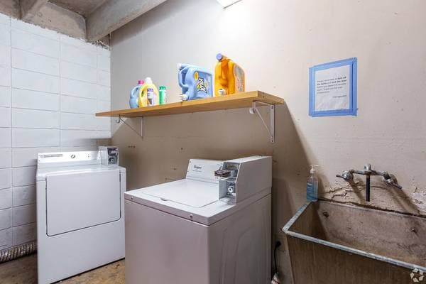 2BR/1BA Apartment · Berkeley photo 3