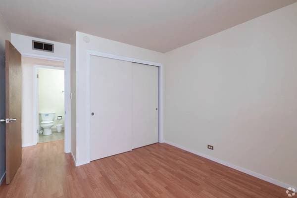 2BR/1BA Apartment · Berkeley photo 4