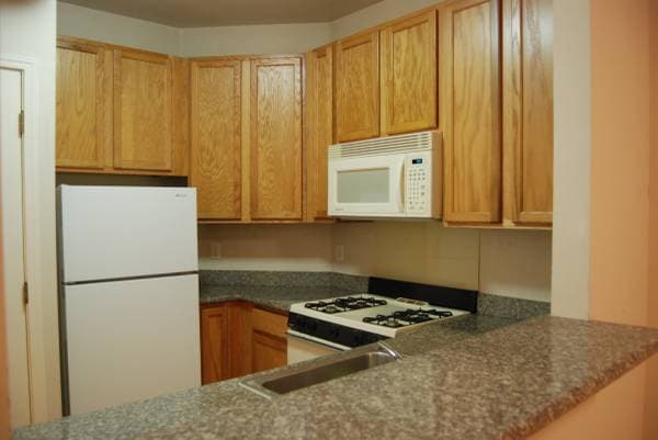 2BR/1BA Apartment on Ocean Ave · San Francisco photo 1