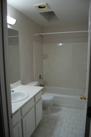 2BR/1BA Apartment on Ocean Ave · San Francisco photo 4