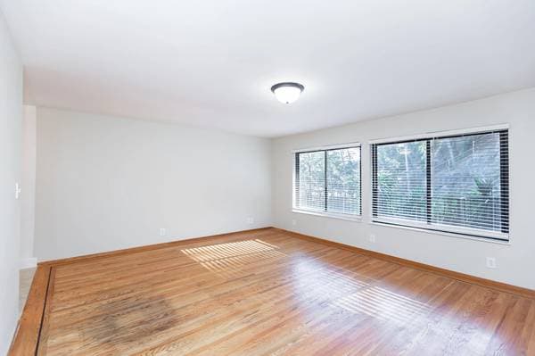 Fantastic Noe Location! 2br/1ba Garden Unit! Yard! Laundry! Rent Controlled! - Progressive photo 1