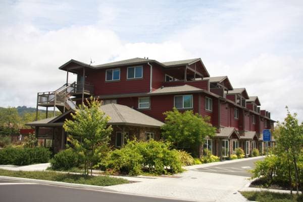 2BR/2BA Townhouse on Country Club Drive · Rohnert Park photo 1