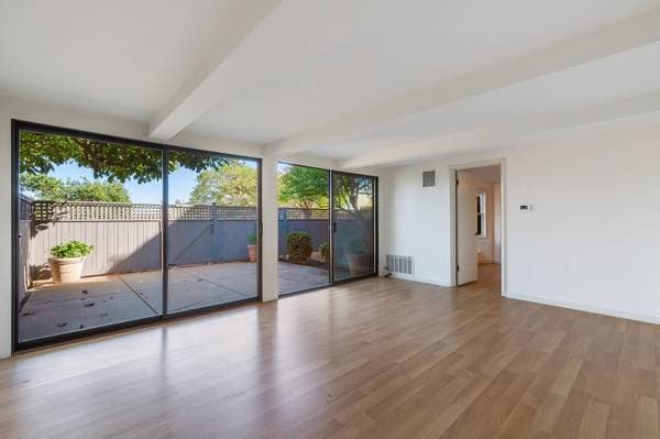 1BR/1BA Single Family House on 2nd Street · Sausalito photo 4
