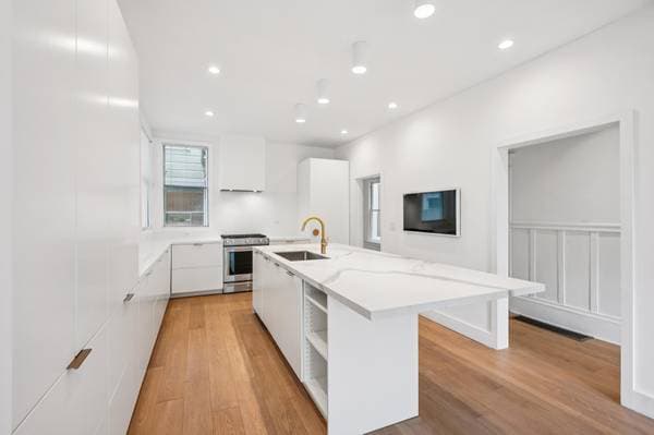 4BR/2BA Flat on Clay Street · San Francisco photo 5