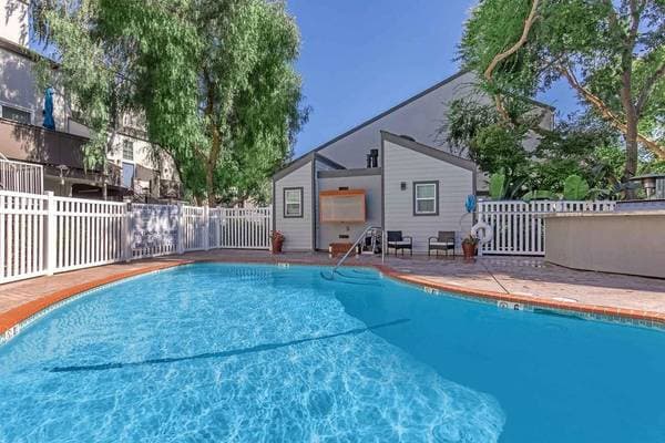 1BR/1BA Apartment on Contra Costa Boulevard · Pleasant Hill photo 5