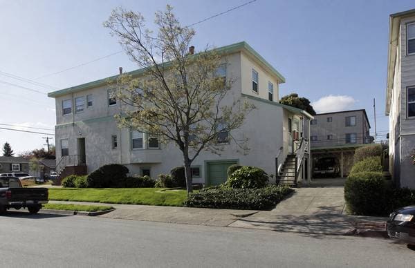 Apartments on Paloma Near Broadway · Burlingame photo 1