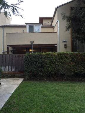 2BR/2BA Townhouse on Klamath Avenue · Burlingame photo 1