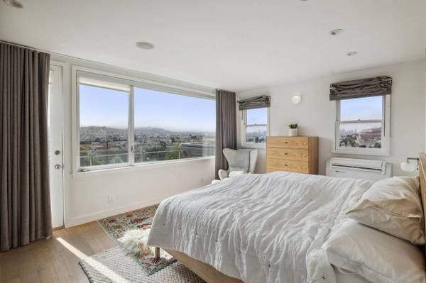 4BR/3BA Single Family House · San Francisco photo 4