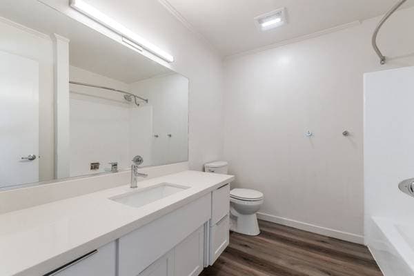 2BR/1BA Apartment on Hollis Avenue · Campbell photo 1