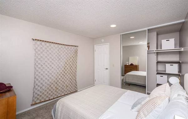 2BR/1BA Townhouse on Lakeville Cir · Petaluma photo 3