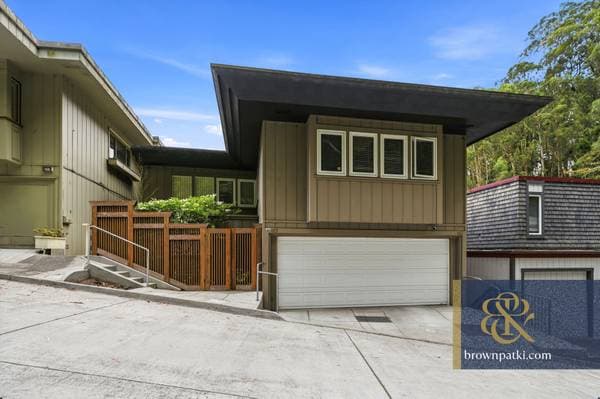 2BR/2BA Duplex on Crestmont Drive · San Francisco photo 2