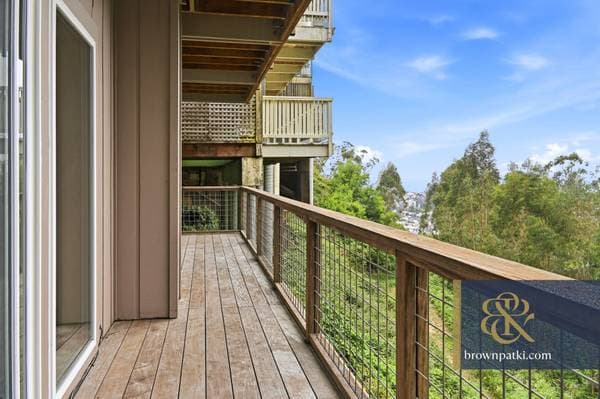 2BR/2BA Duplex on Crestmont Drive · San Francisco photo 5