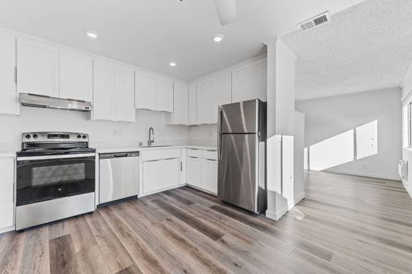 2BR/1BA Apartment on Hollis Avenue · Campbell photo 1