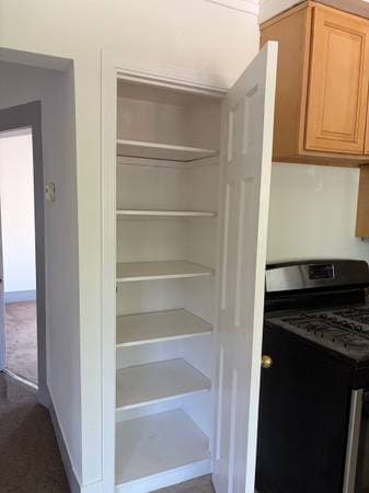 2BR/1BA Apartment · Oakland photo 2