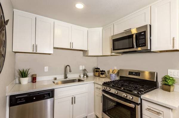 2BR/1BA Apartment on Delaware Street · Berkeley photo 1