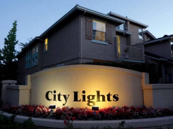 3BR/3BA Townhouse on City Lights Place · San Jose photo 1