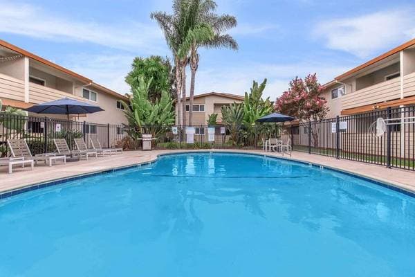 1BR/1BA Apartment on Central Avenue · Fremont photo 1
