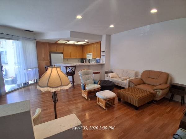 2BR/2BA Condo · Richmond photo 1