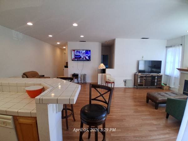 2BR/2BA Condo · Richmond photo 2