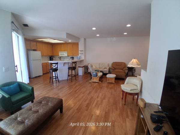 2BR/2BA Condo · Richmond photo 4