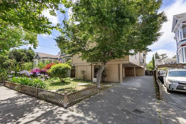 2BR/1BA Apartment on Central Ave · Alameda photo 2