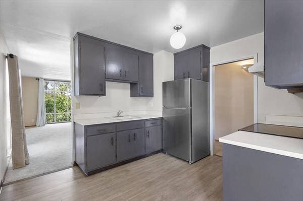 2BR/1BA Apartment on Central Ave · Alameda photo 4