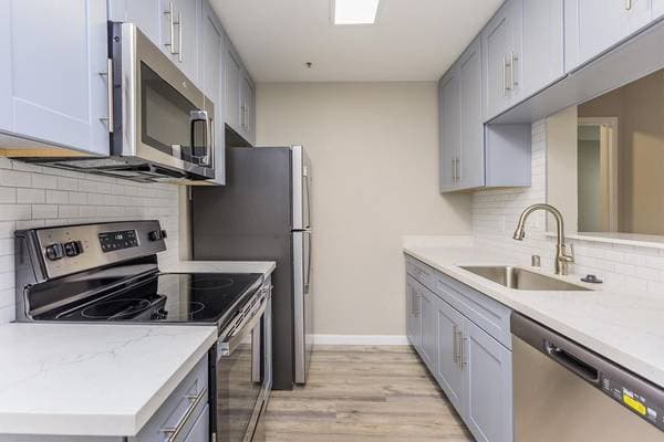 2BR/1BA Apartment on North Milpitas Boulevard · Milpitas photo 3