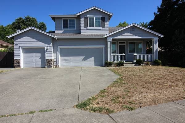 4BR/4BA Single Family House on Healdsburg Ave · Cloverdale photo 3