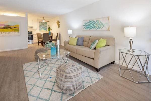 0BR/1BA Apartment on Central Ave · Alameda photo 4