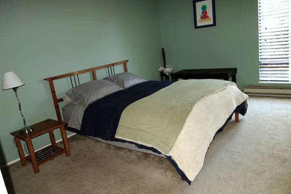 1BR/1BA Apartment on Commodore Dr · Emeryville photo 2