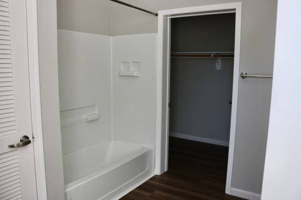 2BR/2BA Apartment on Round Barn Blvd · Santa Rosa photo 2