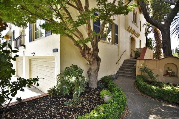 1BR/1BA Single Family House on Orange St · Oakland photo 1