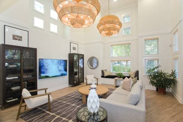 2BR/2BA Apartment · Hayward photo 2