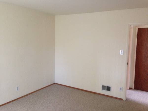 1BR/1BA Apartment on Lincoln Cir · Millbrae photo 4