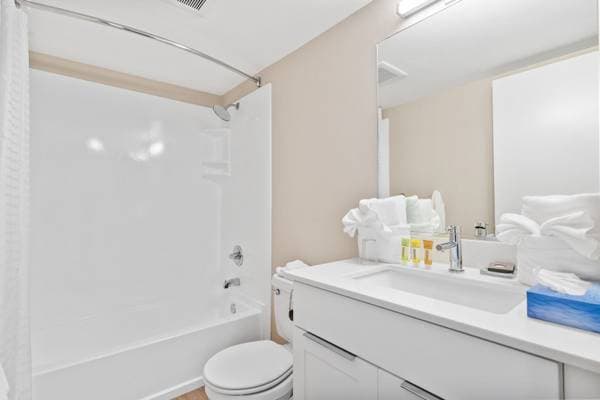 2BR/2BA Apartment on South Bascom Avenue · Campbell photo 3