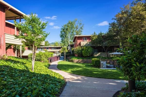 2BR/2BA Apartment on Massol Avenue · Los Gatos photo 5