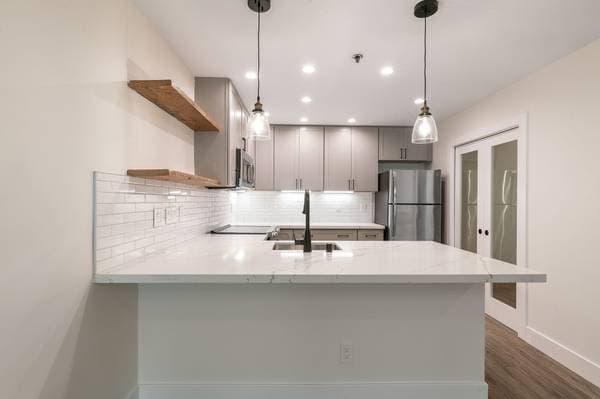 2BR/2BA Apartment on Whitman Way · San Bruno photo 2
