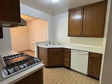 Parkview Apartments photo 4