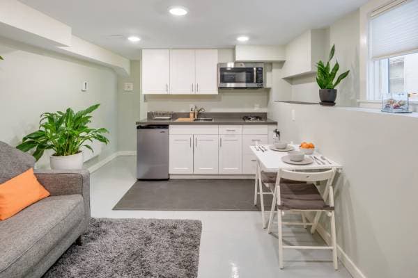 1BR/1BA In Law Adu · Emeryville photo 1