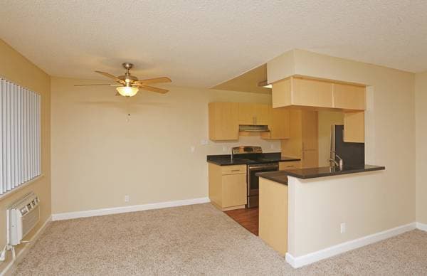 2BR/2BA Apartment on Parkmoor Avenue · San Jose photo 4