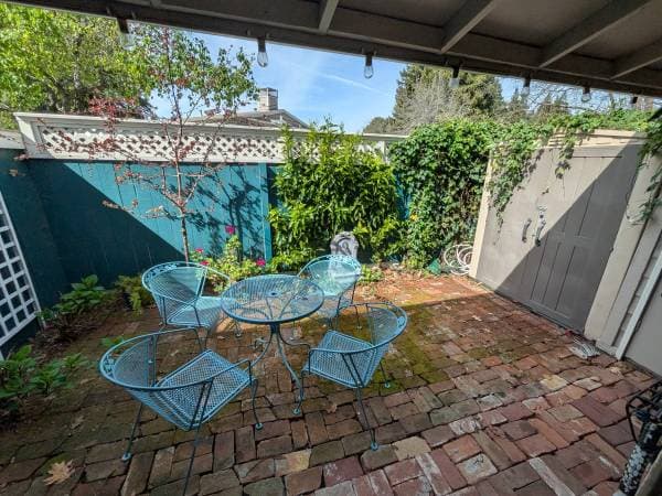 1BR/1BA Condo · Mountain View photo 3